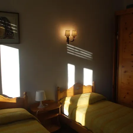 Iris Apartment *